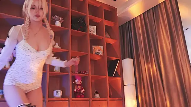 hyun chia online show from 10-22-25, 09:36