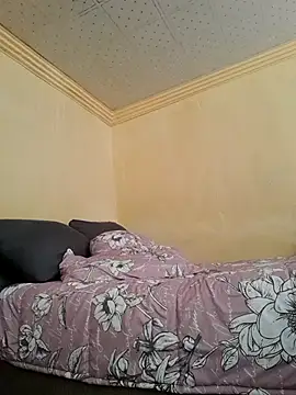 SweetAppleCandyxx online show from 12-05-25, 07:50