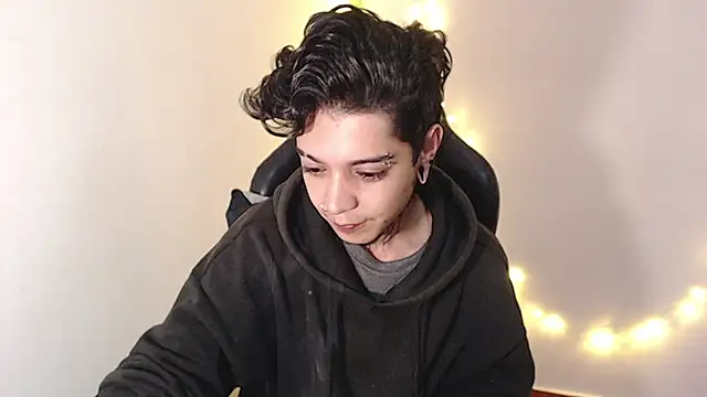 Snapshot of saad_man chatting on 02-06-25, 06:29 saad man online show from 02-06-25, 06:29