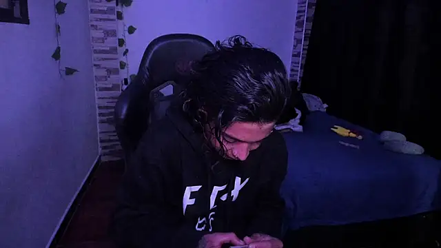 Snapshot of saad_man chatting on 09-10-25, 03:28 saad man online show from 09-10-25, 03:28