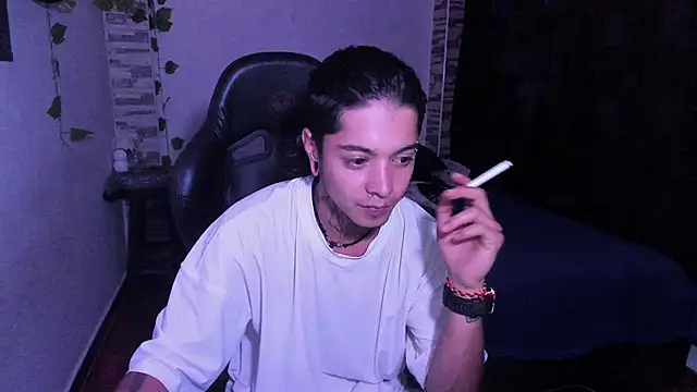 Snapshot of saad_man chatting on 10-26-25, 02:06 saad man online show from 10-26-25, 02:06