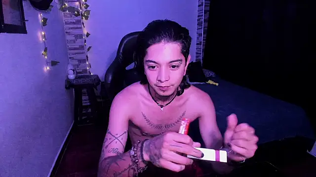 Snapshot of saad_man chatting on 11-08-25, 12:33 saad man online show from 11-08-25, 12:33