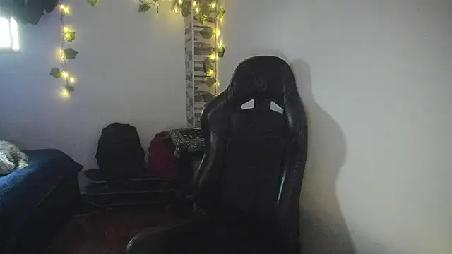 Snapshot of saad_man chatting on 11-15-25, 10:15 saad man online show from 11-15-25, 10:15