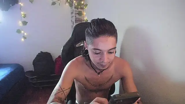 Snapshot of saad_man chatting on 11-16-25, 08:47 saad man online show from 11-16-25, 08:47