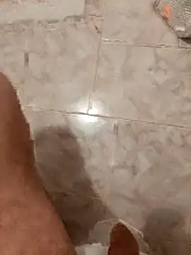 Snapshot of Alex_7422 chatting on 11-28-25, 01:36 Alex 7422 online show from 11-28-25, 01:36