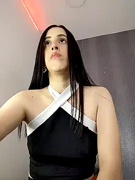 Snapshot of Amira_Milker chatting on 02-01-25, 08:05 Amira Milker online show from 02-01-25, 08:05