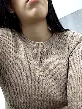 Snapshot of Amira_Milker chatting on 02-11-25, 12:58 Amira Milker online show from 02-11-25, 12:58