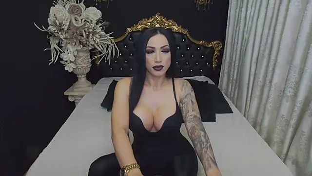 Snapshot of MichaelaDark chatting on 11-05-25, 04:45 MichaelaDark online show from 11-05-25, 04:45