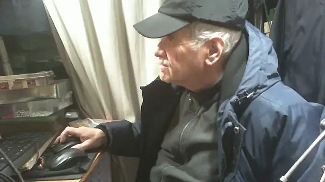 Snapshot of nonnomaturobisex chatting on 12-01-25, 07:57 nonnomaturobisex online show from 12-01-25, 07:57