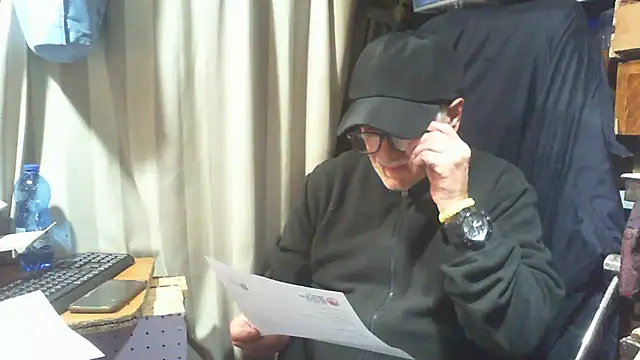 Snapshot of nonnomaturobisex chatting on 12-02-25, 03:29 nonnomaturobisex online show from 12-02-25, 03:29