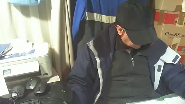 Snapshot of nonnomaturobisex chatting on 01-18-26, 10:52 nonnomaturobisex online show from 01-18-26, 10:52