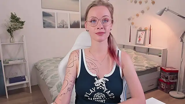 Snapshot of MissRightX chatting on 01-17-25, 07:05 MissRightX online show from 01-17-25, 07:05