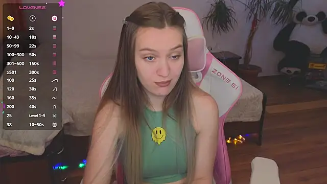 Snapshot of CyrilaPuff chatting on 12-16-24, 04:55 CyrilaPuff online show from 12-16-24, 04:55