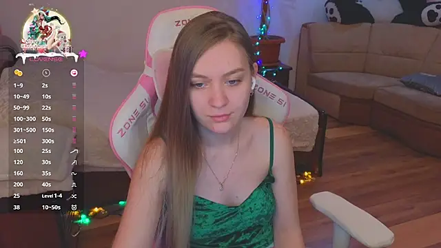 Snapshot of CyrilaPuff chatting on 12-28-24, 06:39 CyrilaPuff online show from 12-28-24, 06:39