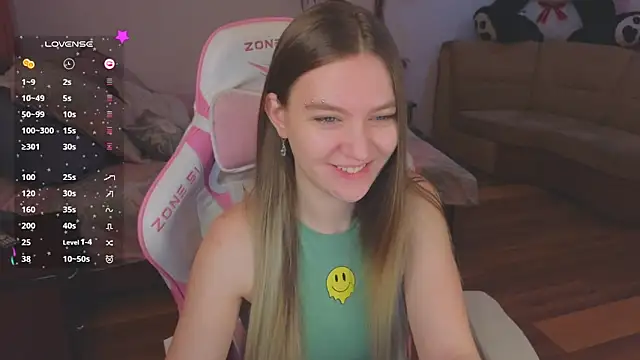 Snapshot of CyrilaPuff chatting on 01-21-25, 03:59 CyrilaPuff online show from 01-21-25, 03:59