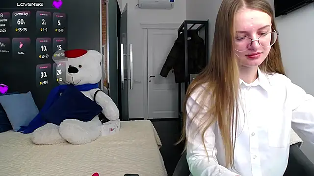 KateJonson online show from 12-07-24, 07:49