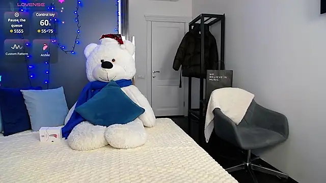 KateJonson online show from 12-15-24, 07:46