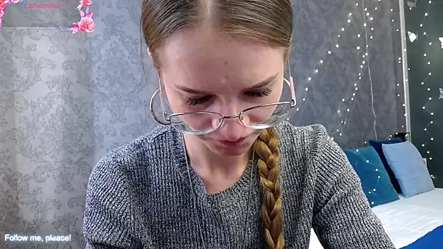 KateJonson online show from 12-15-25, 11:58