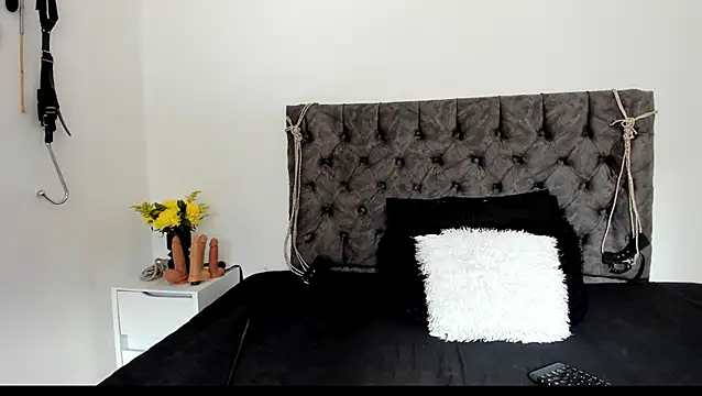 Snapshot of sweet__wild chatting on 09-30-25, 08:25 sweet wild online show from 09-30-25, 08:25