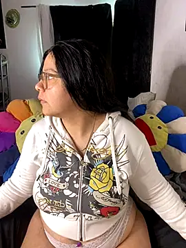 MsConejitaa online show from 10-13-25, 05:13