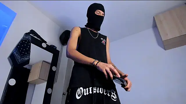 Samuel Suarez online show from 10-24-25, 05:59