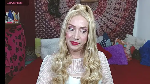 Snapshot of elena_evans chatting on 01-17-26, 05:38 elena evans online show from 01-17-26, 05:38