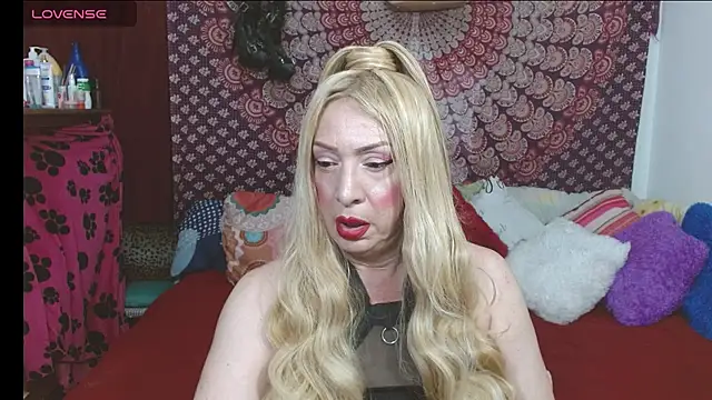 Snapshot of elena_evans chatting on 02-17-26, 05:52 elena evans online show from 02-17-26, 05:52