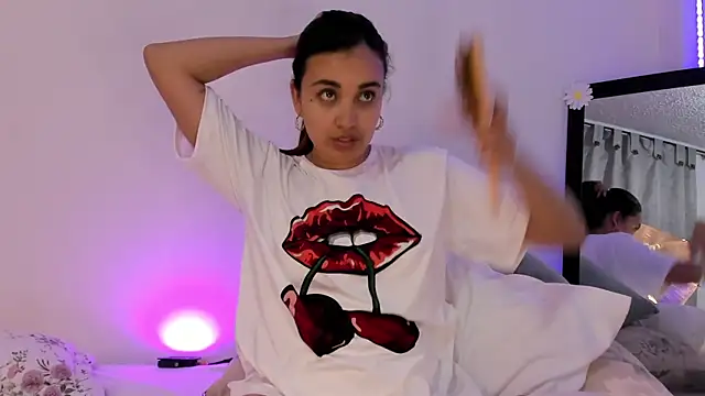 Snapshot of aisha_es chatting on 01-21-25, 02:00 aisha es online show from 01-21-25, 02:00