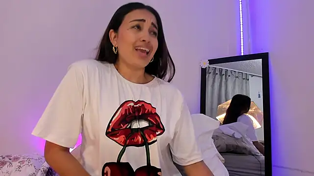 Snapshot of aisha_es chatting on 01-29-25, 10:22 aisha es online show from 01-29-25, 10:22