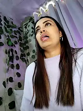 Snapshot of aisha_es chatting on 02-22-25, 06:19 aisha es online show from 02-22-25, 06:19