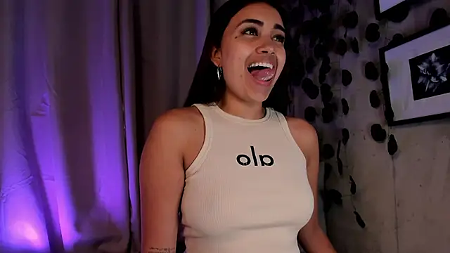 Snapshot of aisha_es chatting on 02-28-25, 08:39 aisha es online show from 02-28-25, 08:39