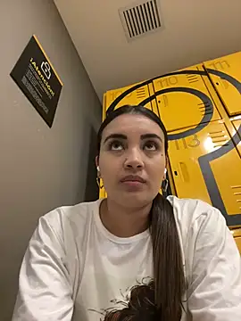 Snapshot of aisha_es chatting on 03-12-25, 01:58 aisha es online show from 03-12-25, 01:58