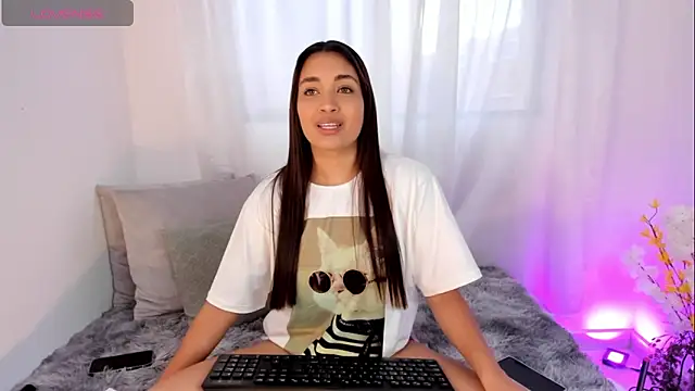 Snapshot of aisha_es chatting on 10-04-25, 06:17 aisha es online show from 10-04-25, 06:17