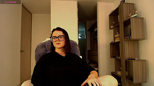 Arya starrk online show from 11-26-25, 07:26