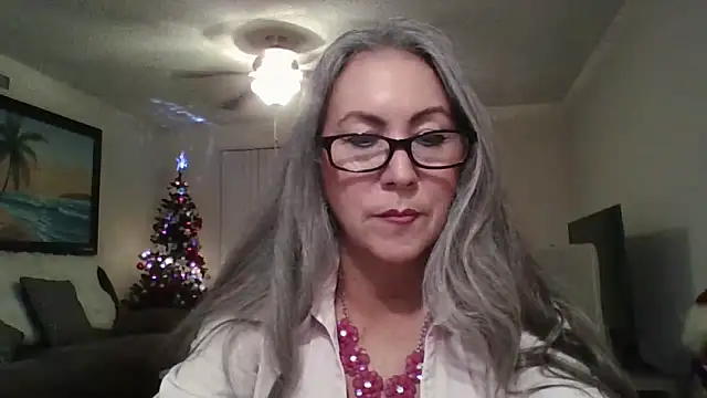EvaRobinson online show from 12-19-24, 12:24