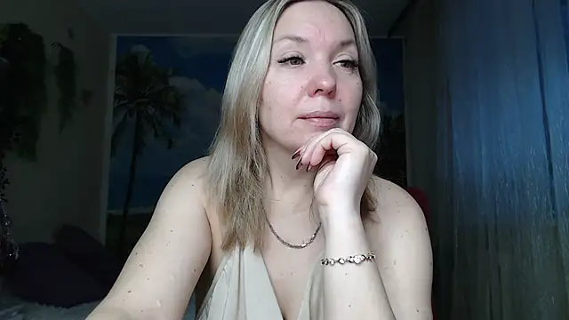 soaring love online show from 12-16-25, 05:01