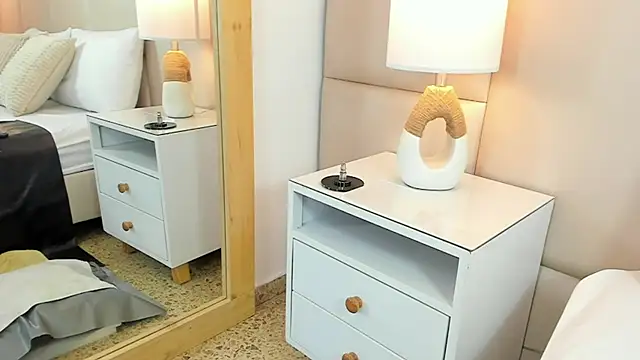 AntoniaRoss  online show from 12-02-25, 02:01