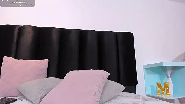 Snapshot of MauraGray chatting on 01-13-25, 02:28 MauraGray online show from 01-13-25, 02:28