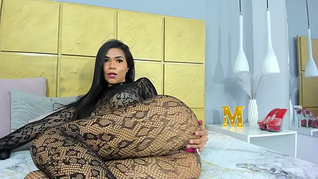 Snapshot of MauraGray chatting on 01-23-25, 11:36 MauraGray online show from 01-23-25, 11:36