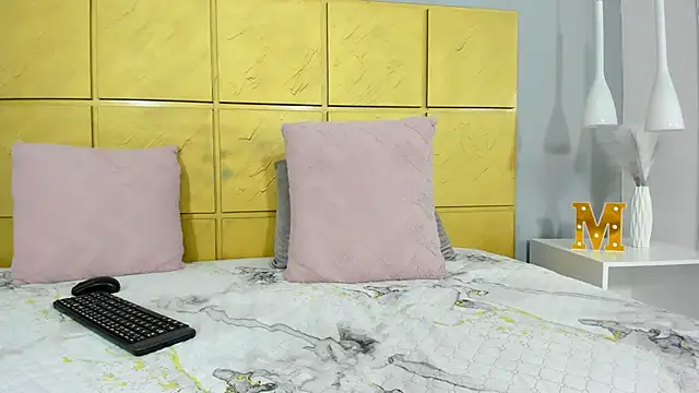 Snapshot of MauraGray chatting on 01-26-25, 11:39 MauraGray online show from 01-26-25, 11:39