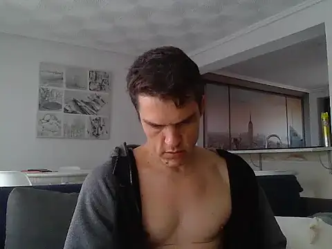 Snapshot of HeteroOli chatting on 02-01-25, 10:05 HeteroOli online show from 02-01-25, 10:05