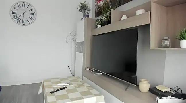 Snapshot of HeteroOli chatting on 02-15-25, 04:45 HeteroOli online show from 02-15-25, 04:45