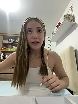 Snapshot of ShelbyHagen chatting on 01-28-25, 10:12 ShelbyHagen online show from 01-28-25, 10:12