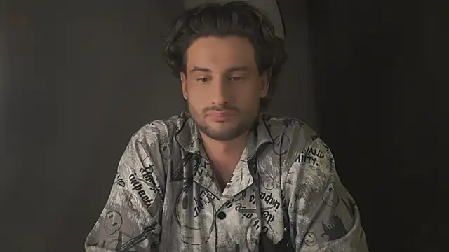 Keen   Luckystrike online show from 03-17-25, 01:03