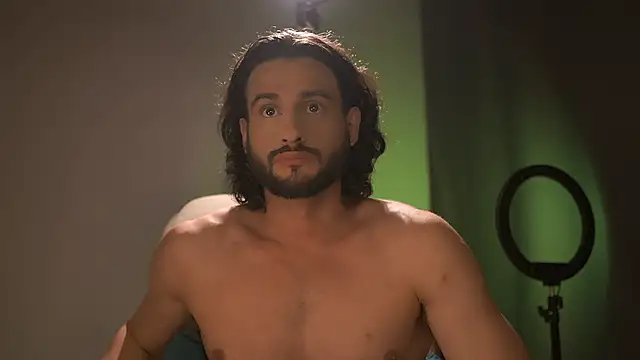 Keen   Luckystrike online show from 10-12-25, 02:27