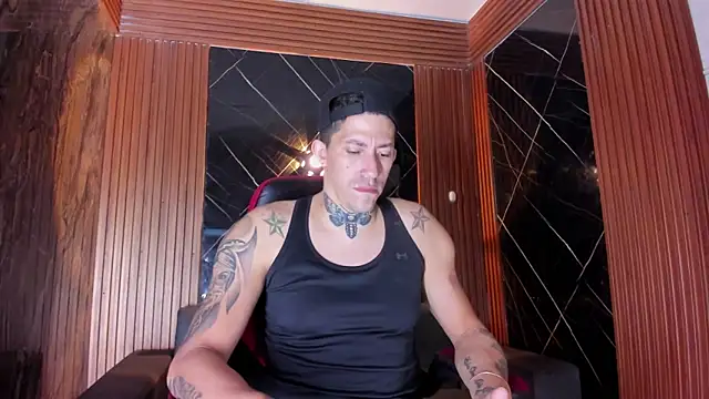 Snapshot of yeckodream chatting on 11-11-25, 04:23 yeckodream online show from 11-11-25, 04:23