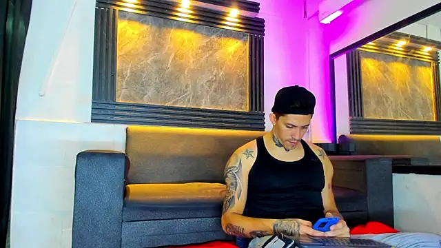 Snapshot of yeckodream chatting on 11-18-25, 04:39 yeckodream online show from 11-18-25, 04:39