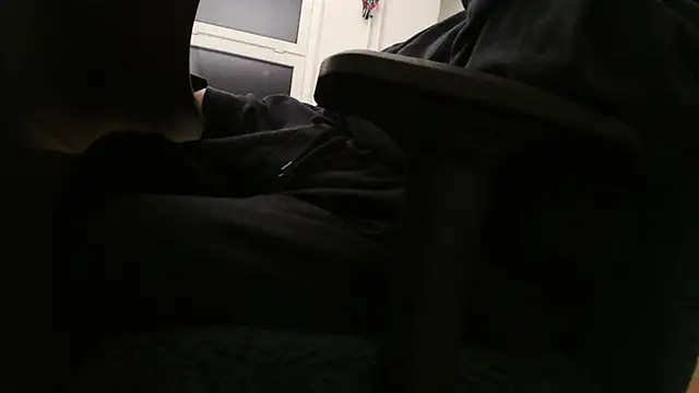 Snapshot of chubbysmallcock@xh chatting on 11-22-25, 05:56 chubbysmallcockxh online show from 11-22-25, 05:56