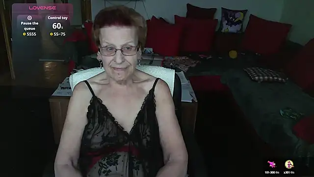 HeisseomaOriginal online show from 10-19-25, 07:20