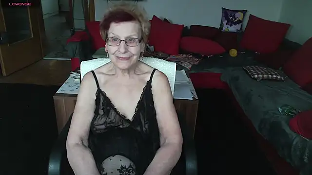 HeisseomaOriginal online show from 10-29-25, 08:27